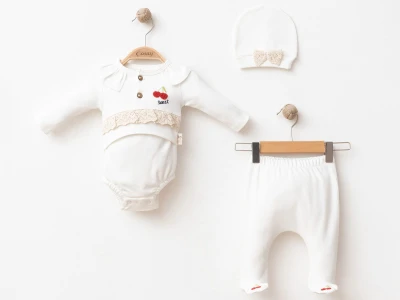Toptan COŞAY BABY Kiraz Nakışlı Şapkalı Dantel İşlemeli Kız Bebe Takım  - Toptan Çocuk Giyim Beniz Kids