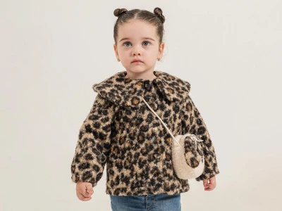 Toptan COCOSİSS Leopar Desenli Çantalı Peluş Kız Bebek Mont - Toptan Çocuk Giyim Beniz Kids