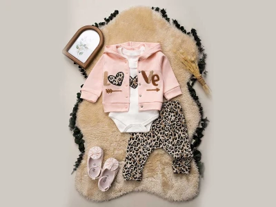 Love Baskılı Kız Bebe Takım