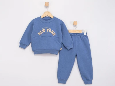 Toptan FEELY KİDS New York Baskılı Kanguru Cepli 3 İp Şardonlu Erkek Takım  MAVİ - Beniz Bebe