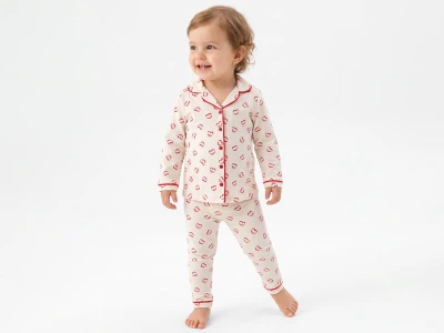 Toptan DOLAŞ Öpücük Desenli Düğmeli Yakalı Kız Bebe Pijama Takım  - Toptan Çocuk Giyim Beniz Kids