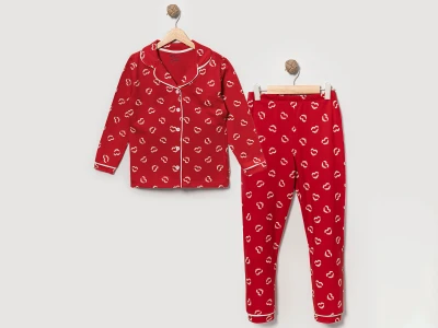 Toptan DOLAŞ Öpücük Desenli Düğmeli Yakalı Kız Bebe Pijama Takım  KIRMIZI - Beniz Bebe