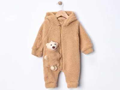 Toptan DENİTO Oyuncaklı Peluş Unisex Bebe Tulum KAHVERENGİ - Beniz Bebe