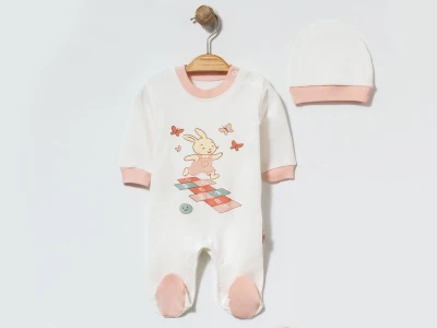 Tavşan Baskılı Şapkalı Kız Bebe Tulum 