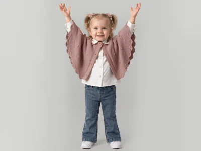 Toptan BEYAZ BEBEK Triko Pelerinli Gömlekli Kız Bebe Üçlü Takım  - Toptan Çocuk Giyim Beniz Kids